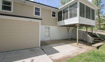 54 29th Ave SW, Cedar Rapids, IA 52404