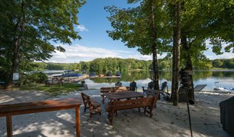 3 Deerfield Rd, Brookfield, CT 06804