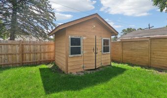 327 Oakwood Dr, Antioch, IL 60002