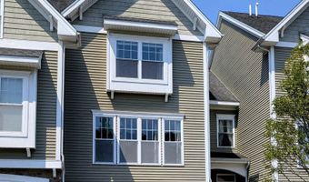 68 Lawrence Ave 68, Danbury, CT 06810