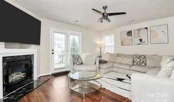 7707 Brisbane Ct, Charlotte, NC 28215