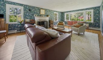 32 Fox Den Rd, Avon, CT 06001
