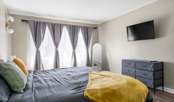 816 W Saint James St 1E, Arlington Heights, IL 60005