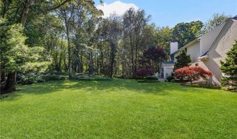 11 Prides Crossing Ln, North Kingstown, RI 02874