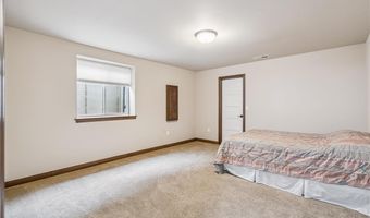 1217 Copper Mountain Dr, North Liberty, IA 52317