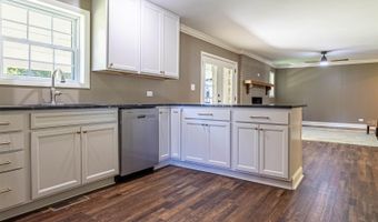 22 Shady Ln, Albertville, AL 35950