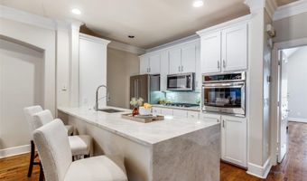 4141 Towne Green Cir, Addison, TX 75001