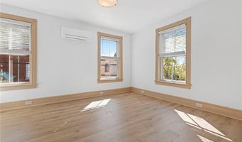 18 Barney St 2, Newport, RI 02840