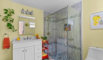 140 Pine Glen Dr, East Greenwich, RI 02818