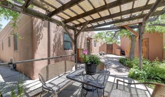 525 SOLANO Dr SE, Albuquerque, NM 87108