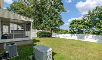 19 Longue Vue Ave, North Providence, RI 02904