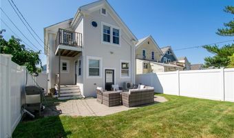 26 Carey St, Newport, RI 02840
