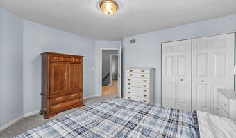 1820 Crofton Dr, Algonquin, IL 60102