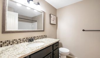 2132 N Stonegate Cir, Andover, KS 67002