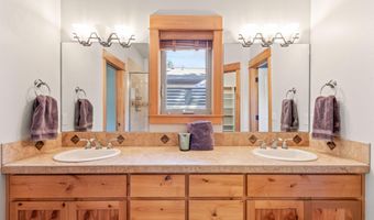 1562 NW Lepage Pl, Bend, OR 97703