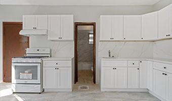 26 E 28TH St, Bayonne, NJ 07002