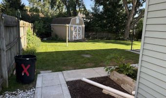 1525 Teri Ln, Algonquin, IL 60102