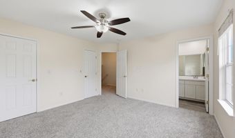 1075 Shady Lake Dr, Columbus, OH 43228