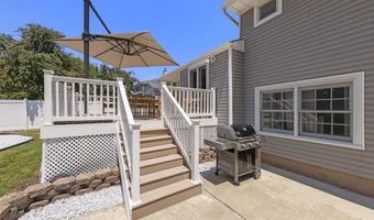 522 Mackey Ave, Belford, NJ 07718