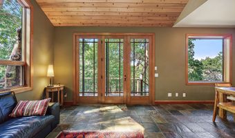 940 Pinecrest Ter, Ashland, OR 97520