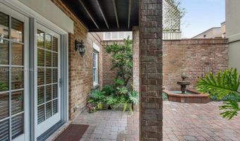 312 W Wayne St, Savannah, GA 31401