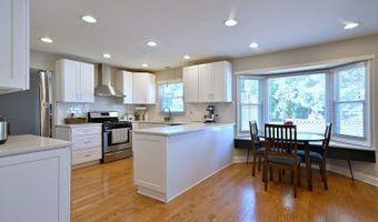 1350 W Barnwall Dr, Addison, IL 60101