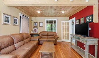 25 Pineland St, North Kingstown, RI 02852