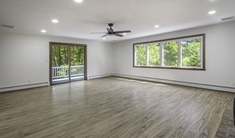 31 Roslyn Dr, Cheshire, CT 06410