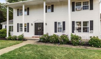 9 Plantation Dr, Cumberland, RI 02864