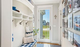 1048 Ocean Rd, Narragansett, RI 02882