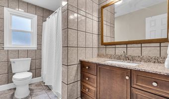 317 Trenton Ave N, Bayville, NJ 08721