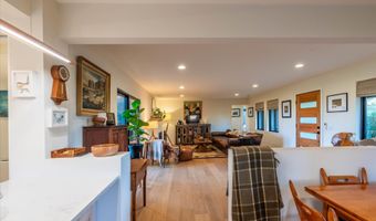 390 4TH St SW, Bandon, OR 97411