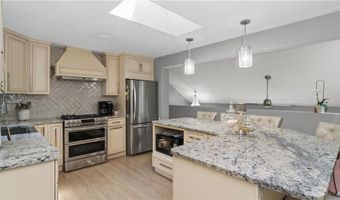 14 Deer Run Dr, Coventry, RI 02816