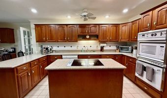 105 Beechwood Dr, Beaver, WV 25813