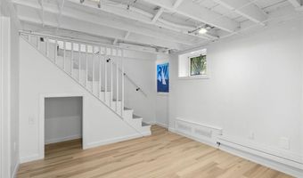 58 Bliss Rd, Newport, RI 02840