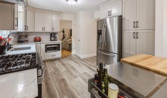 94 Georgetown Blvd, Barnegat, NJ 08005