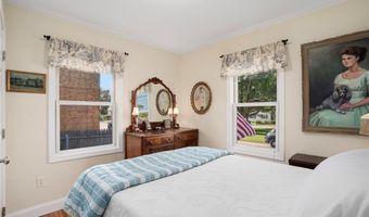 3 Harold St, Newport, RI 02840