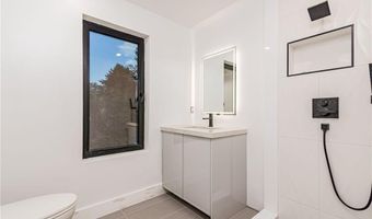 19 Castle Rd, Narragansett, RI 02882