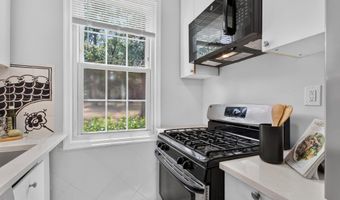 226 N THOMAS St N 226-3, Arlington, VA 22203