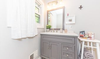 275 Highlake Ave, Ann Arbor, MI 48103