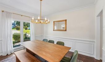 1305 Rosewood Dr, Alpharetta, GA 30005