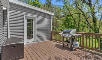 19 Hardwick St, Cumberland, RI 02864