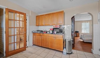 380 Harlem Ave, Bridgeport, CT 06606
