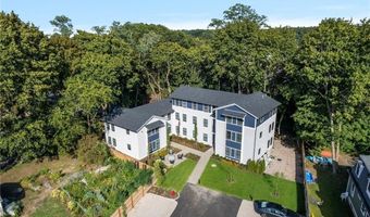 32 Exchange St 203, East Greenwich, RI 02818