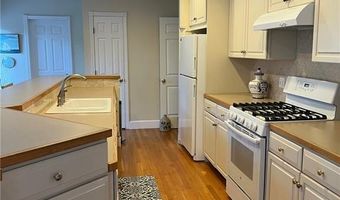 611 Wolcott Ave, Middletown, RI 02842