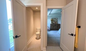 433 E Douglas Ave, Andover, KS 67002