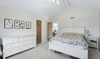 303 Hunters Rdg, Auburn, IN 46706