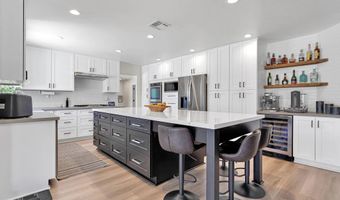 15305 Lookout Rd, Apple Valley, CA 92307