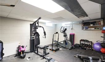 1884 Malasia Rd, Akron, OH 44305