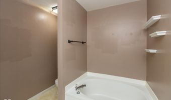 7121 Parklake Pl, Indianapolis, IN 46217